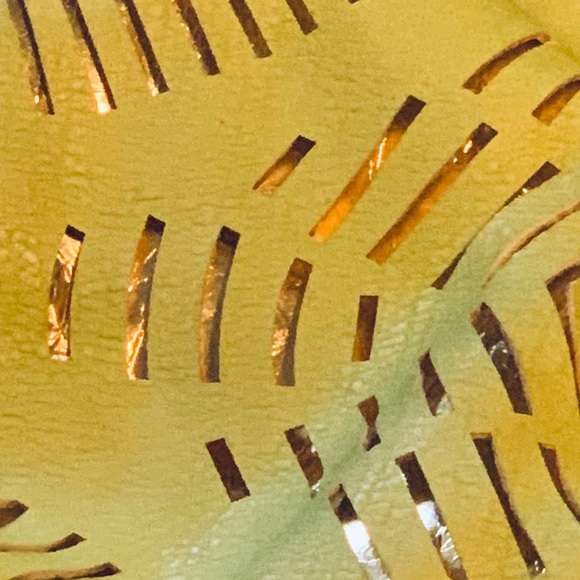 💚 “Handbag Republic" lime green & gold NWOT - Picture 8 of 8